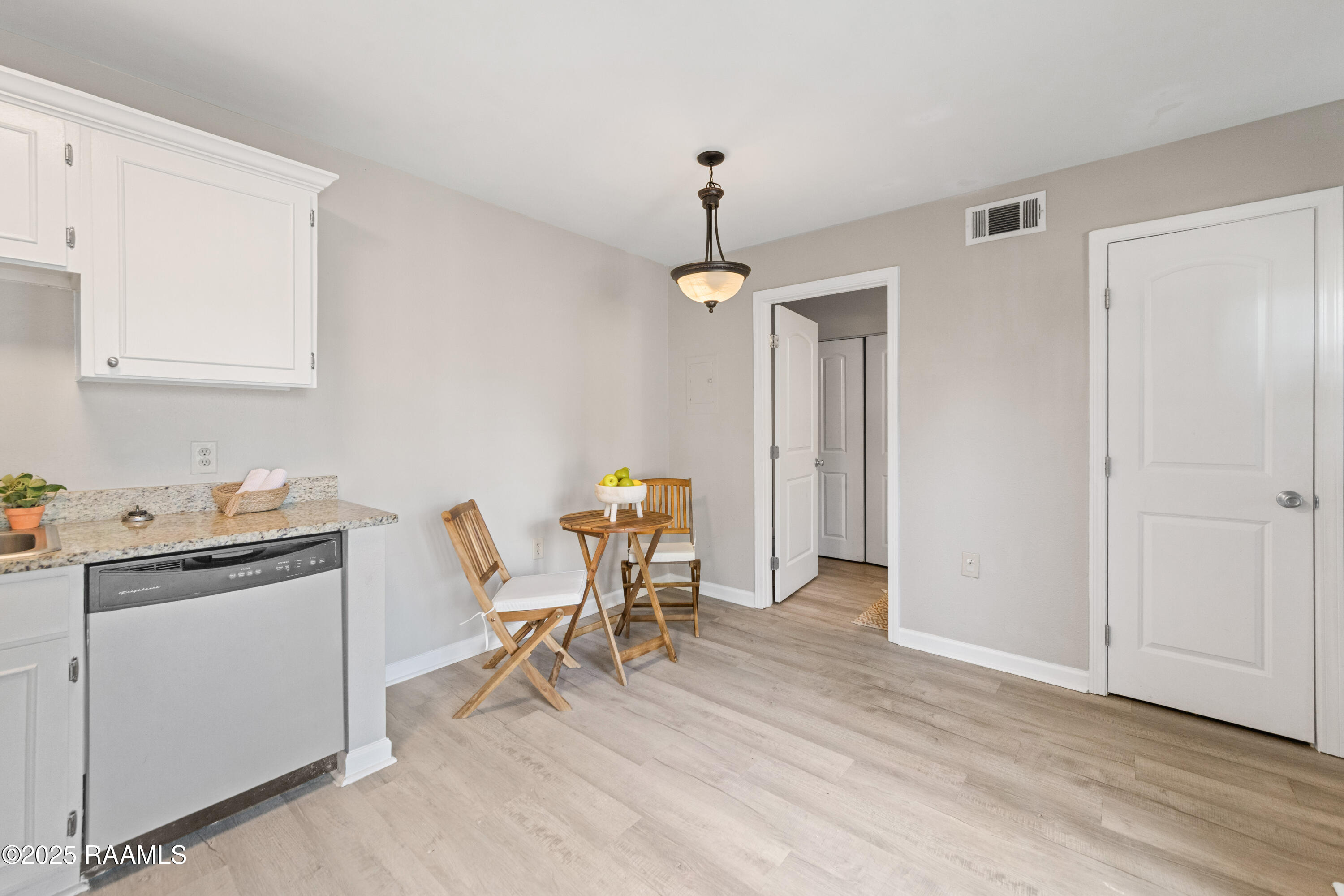 201 Cougar Ridge, Unit 1 Lafayette, LA 70508 - Photo 13 of 24 201 Cougar Ridge-27