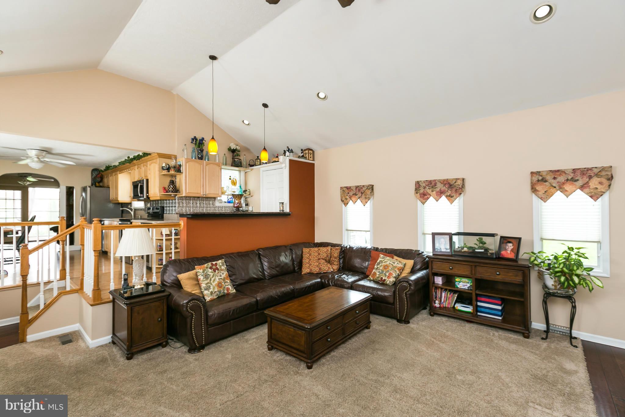 401 Worton Road Baltimore, MD 21221 - Photo 3 of 30 Family Room