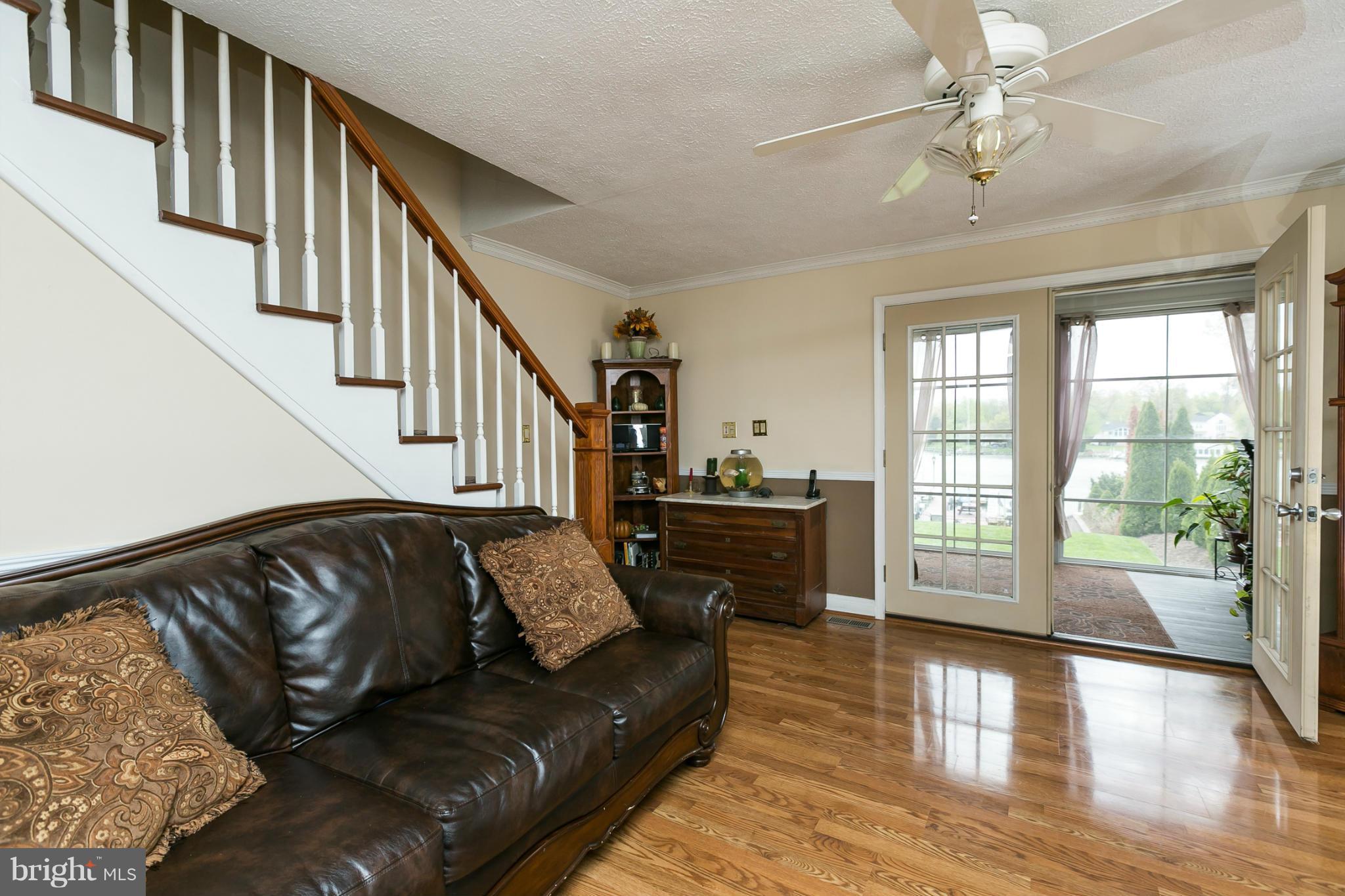 401 Worton Road Baltimore, MD 21221 - Photo 7 of 30 Living Room