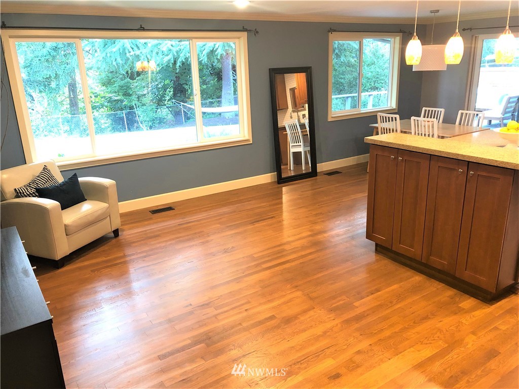 13709 139th Avenue Southeast Renton, WA 98059 - Photo 5 of 17 Gallery Image 5