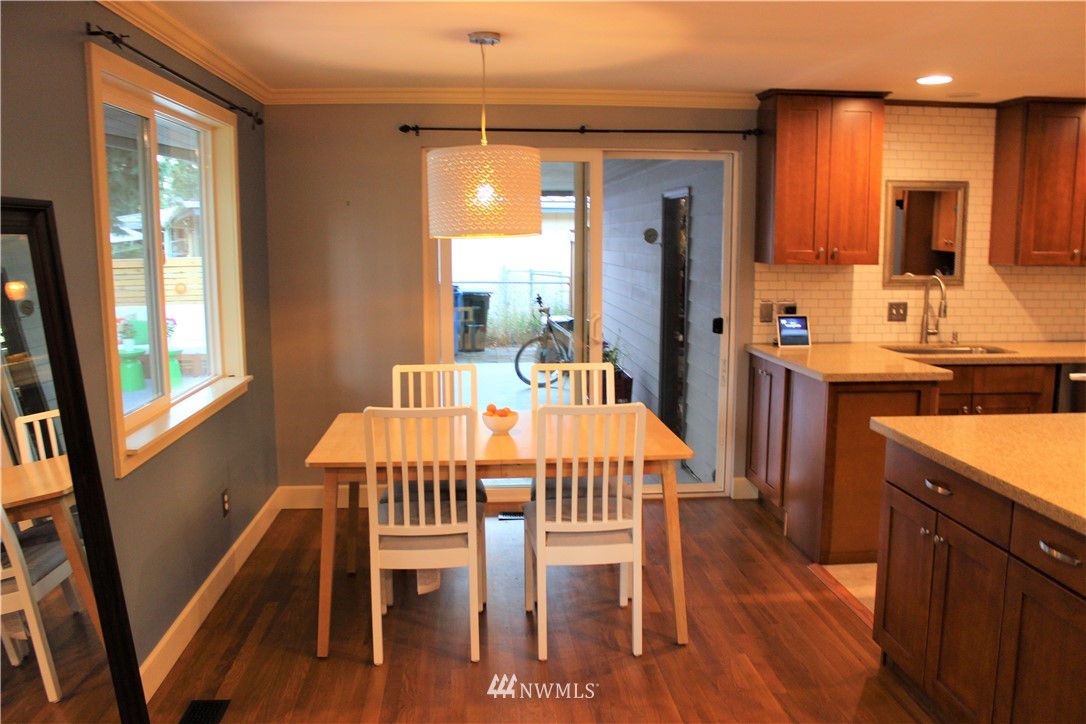 13709 139th Avenue Southeast Renton, WA 98059 - Photo 6 of 17 Gallery Image 6