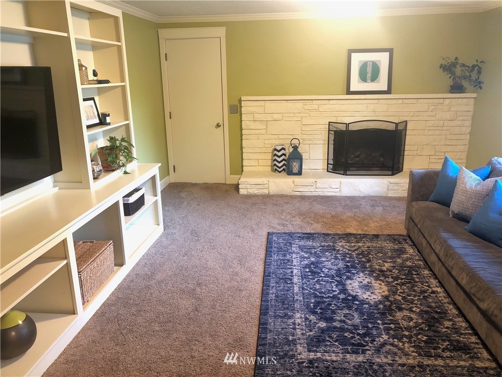 13709 139th Avenue Southeast Renton, WA 98059 - Photo 7 of 17 Gallery Image 7