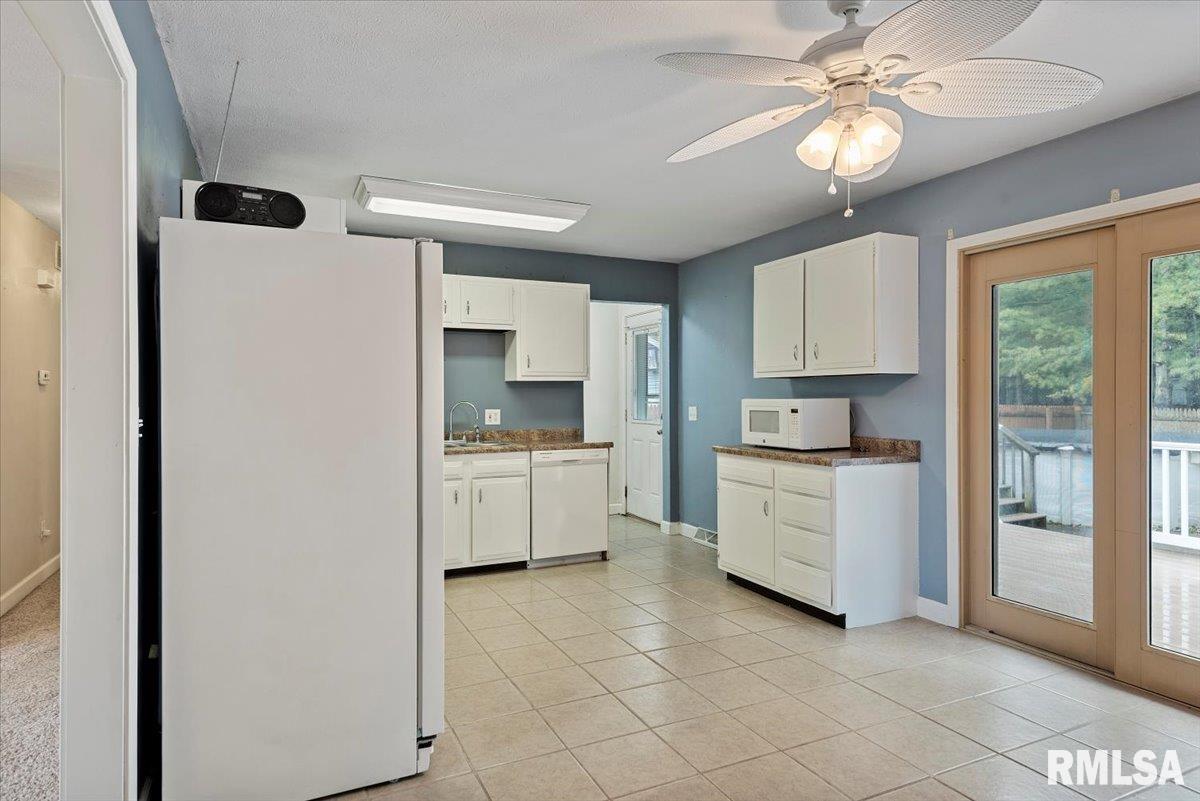 204 Willow Lane Springfield, IL 62707 - Photo 8 of 41 Gallery Image 8