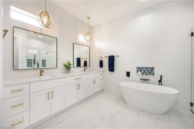 $1,075,000 | 18450 Royal Hammock Boulevard, Naples, FL 34114