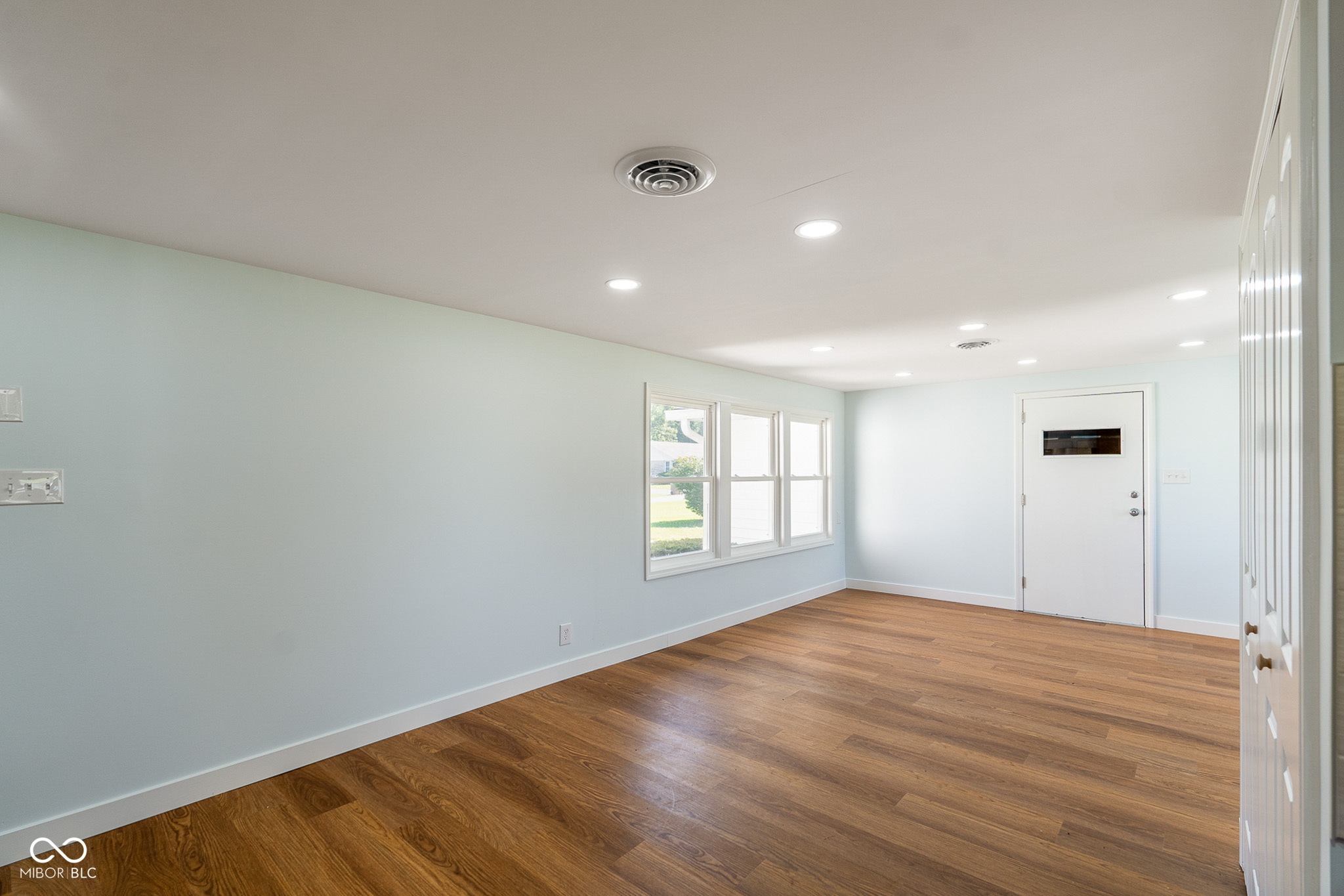 3117 31st Street Columbus, IN 47203 - Photo 12 of 34
