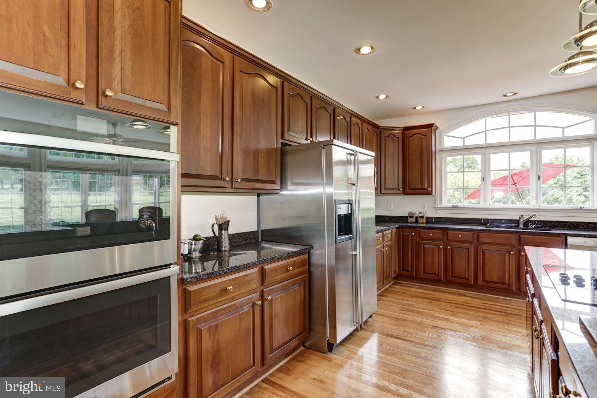 5901 Granby Road Derwood, MD 20855 - Photo 21 of 50 STAINLESS STEEL AND GRANITE