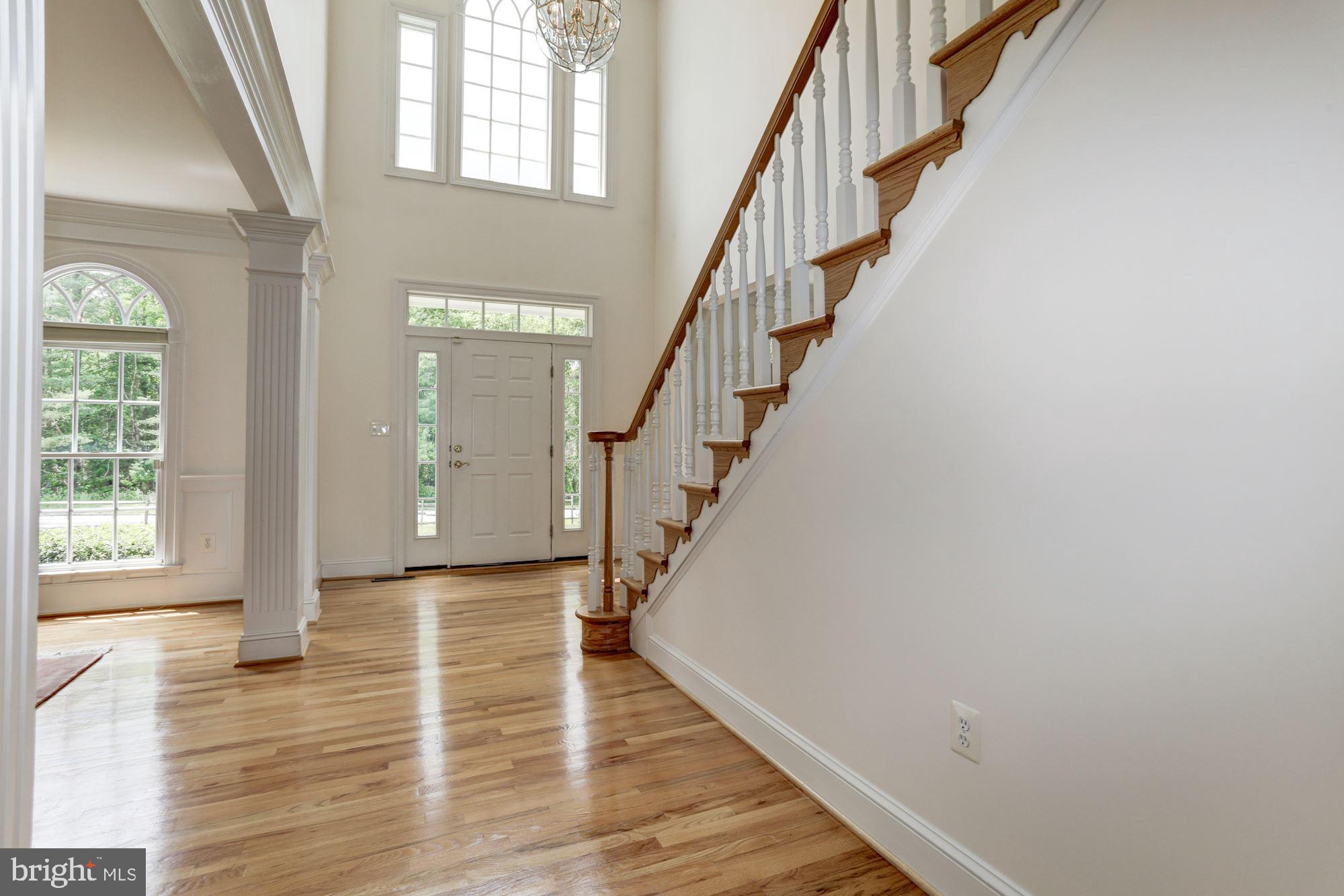 5901 Granby Road Derwood, MD 20855 - Photo 5 of 50 FRONT HALLWAY
