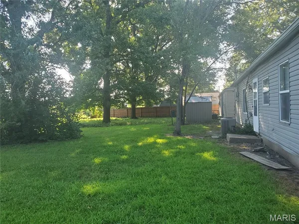 $75,000 | 1128 St Benedict Drive, Cahokia, IL 62206