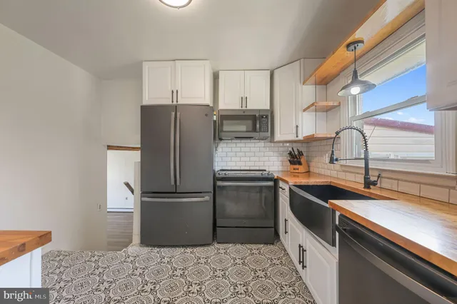 $430,000 | 908 South Cass Street, Middletown, DE 19709