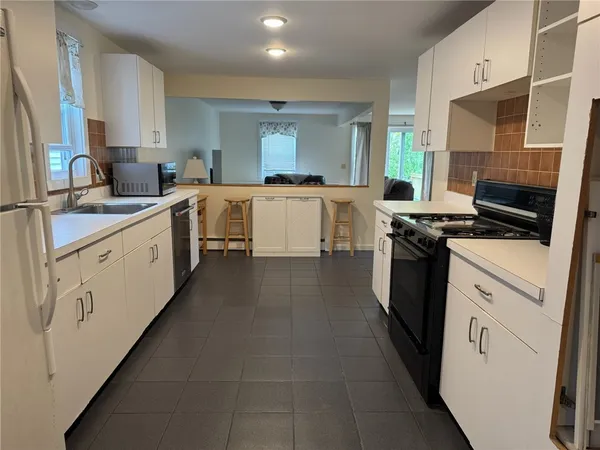 $3,400 | 23 Carey Street, Newport, RI 02840