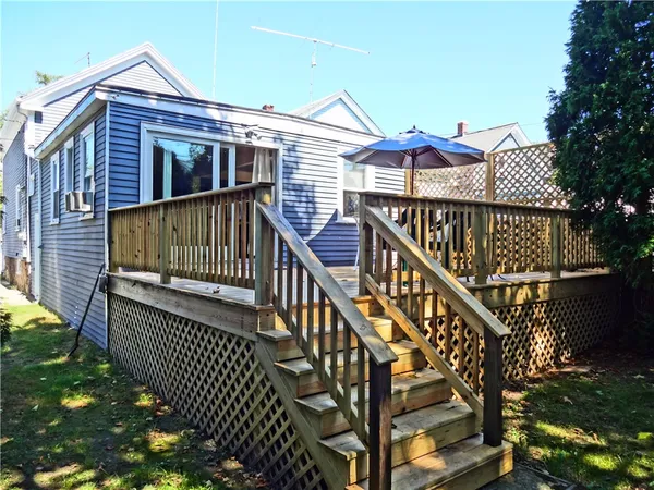 $3,200 | 23 Carey Street, Newport, RI 02840