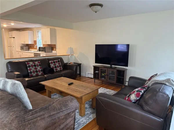 $3,200 | 23 Carey Street, Newport, RI 02840