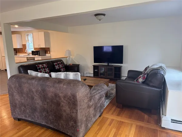 $3,200 | 23 Carey Street, Newport, RI 02840