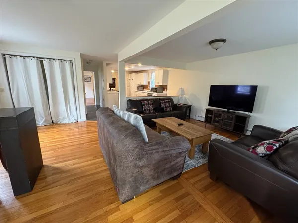 $3,200 | 23 Carey Street, Newport, RI 02840