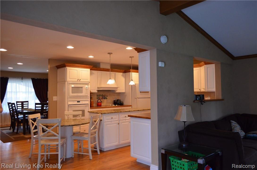 38189 Radde Street Clinton Township, MI 48036 - Photo 5 of 30 DSC_0341.JPG