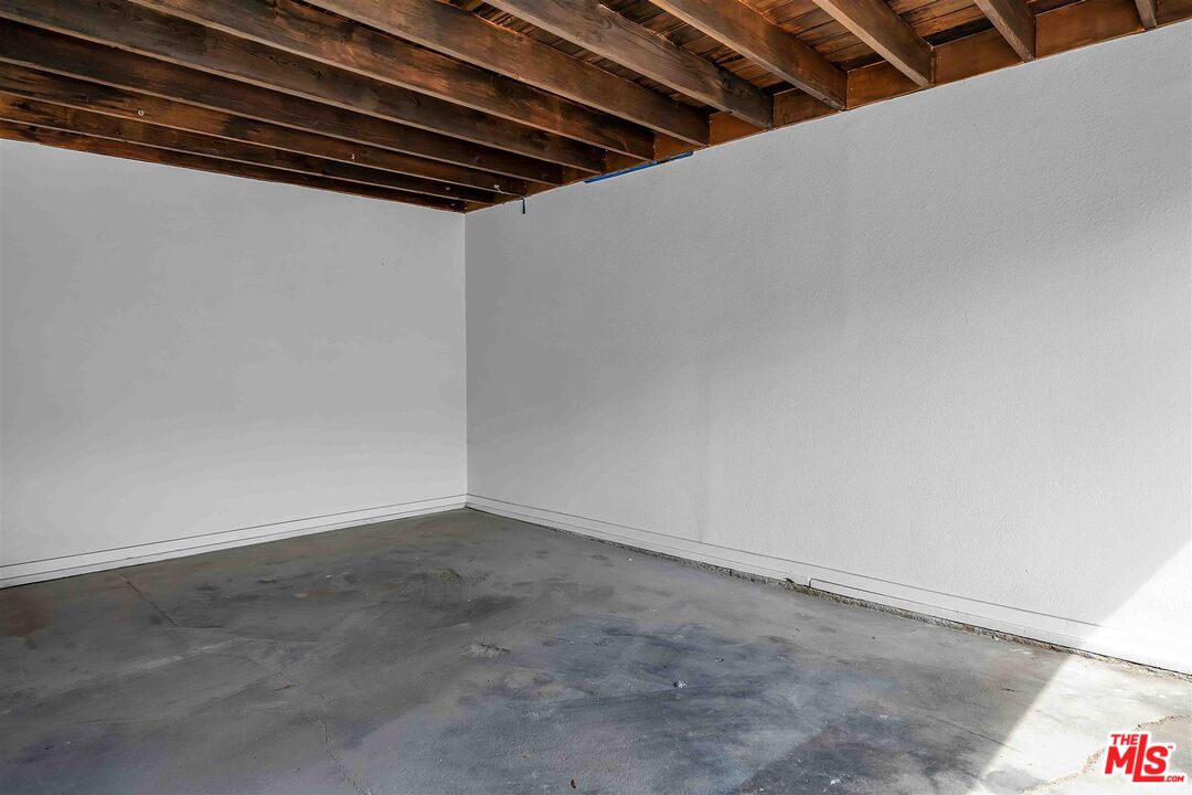 11575 Riverside Drive Valley Village, CA 91602 - Photo 14 of 16 a view of a room