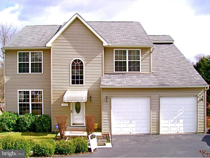 813 Crestview Road Philadelphia, PA 19128 - Photo 1 of 21