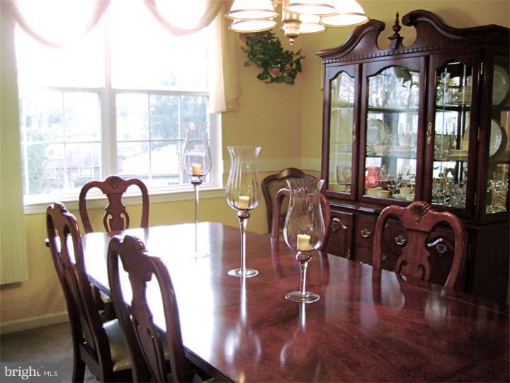 813 Crestview Road Philadelphia, PA 19128 - Photo 4 of 21