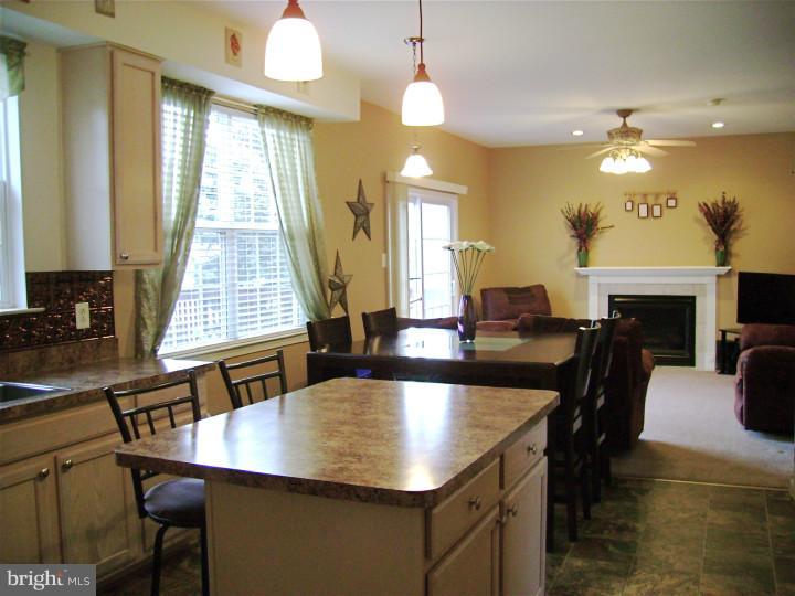 813 Crestview Road Philadelphia, PA 19128 - Photo 7 of 21