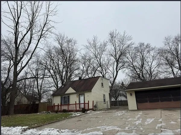 $1,600 | 22641 Albion Avenue, Farmington, MI 48336