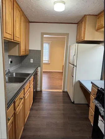 $1,600 | 22641 Albion Avenue, Farmington, MI 48336