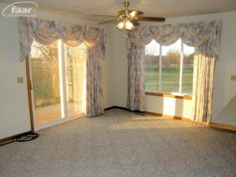 10766 Henderson Road Corunna, MI 48817 - Photo 4 of 14 20234656-3.JPG