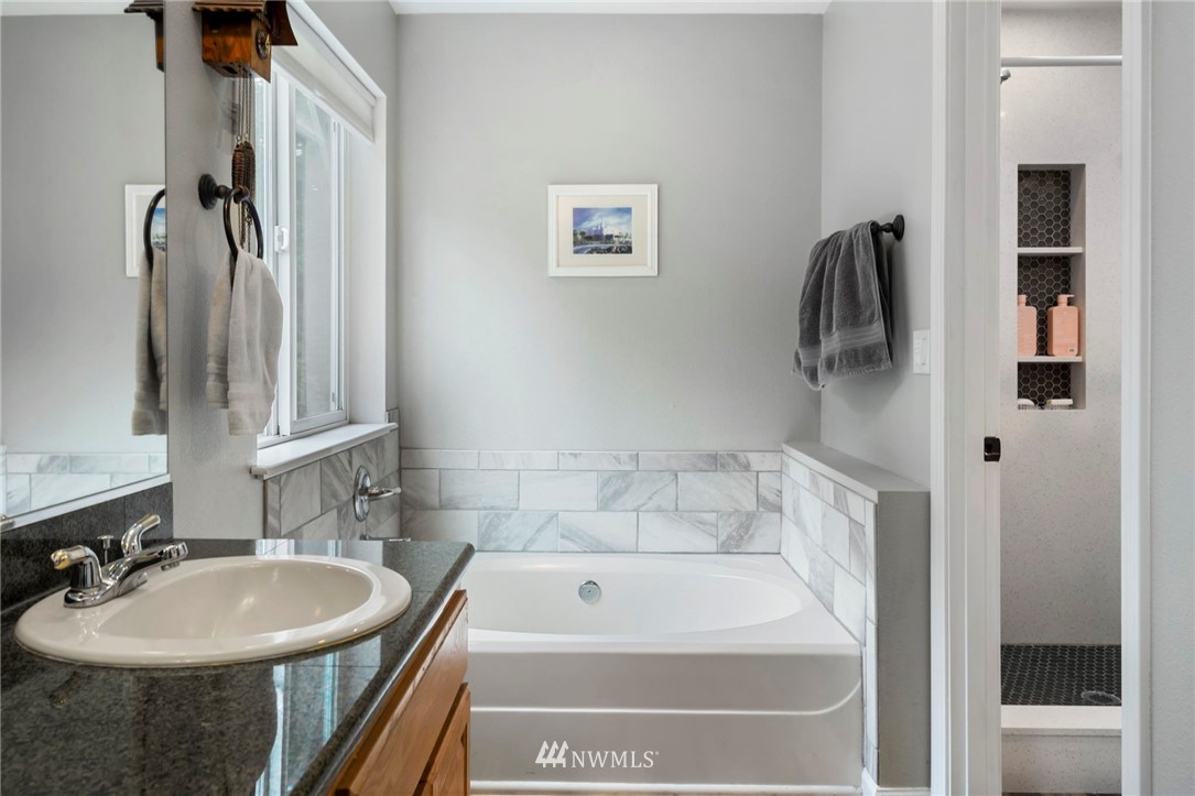 5510 East Collins Road Port Orchard, WA 98366 - Photo 21 of 37 Gallery Image 21