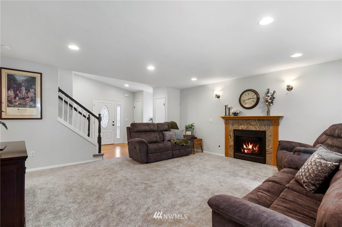 5510 East Collins Road Port Orchard, WA 98366 - Photo 6 of 37 Gallery Image 6