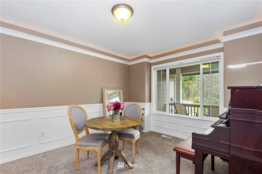 5510 East Collins Road Port Orchard, WA 98366 - Photo 8 of 37 Gallery Image 8