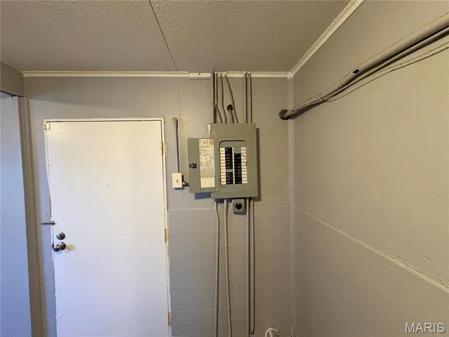 $114,900 | 6042 Hancock Avenue, Berkeley, MO 63134