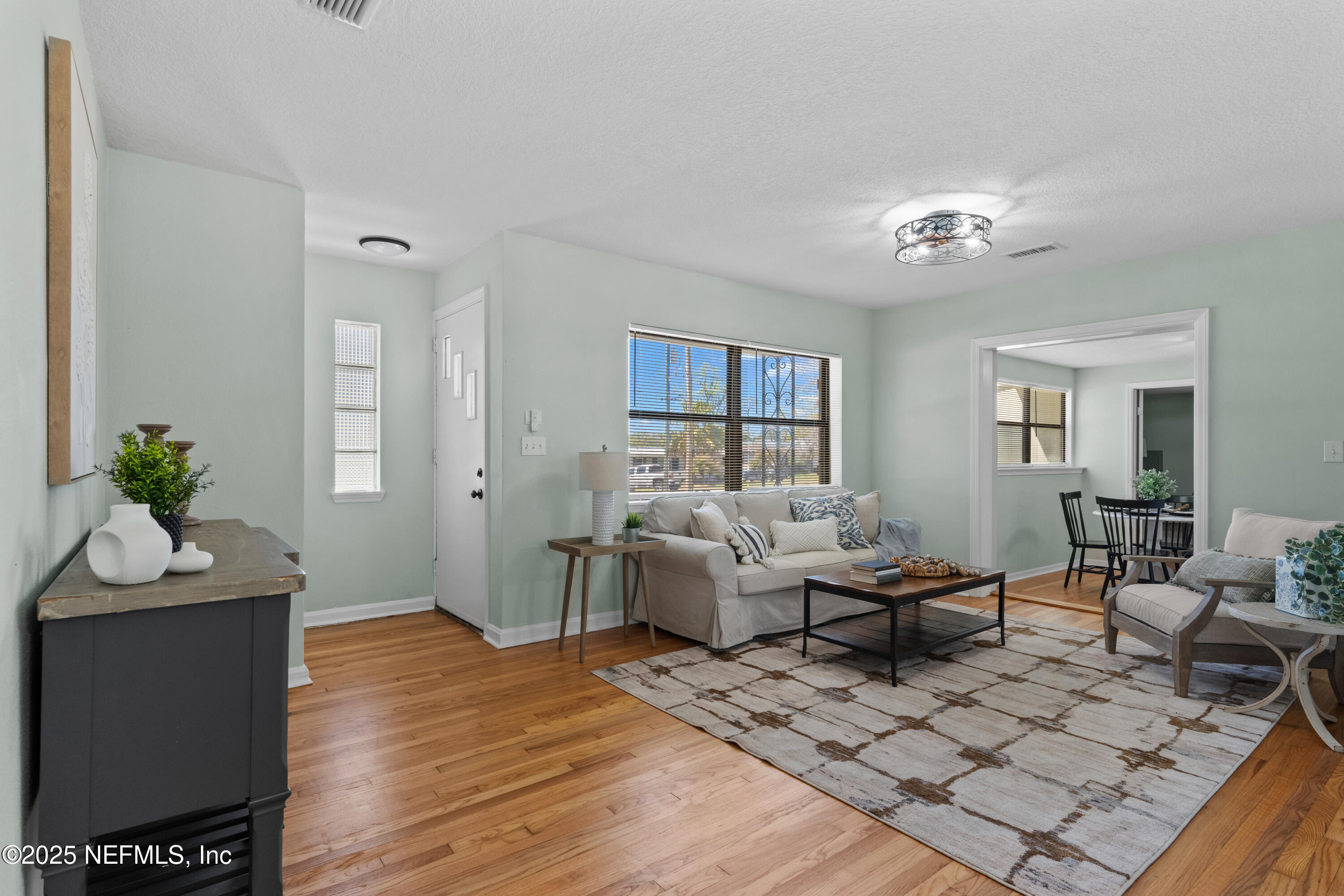 817 Wren Road Jacksonville, FL 32216 - Photo 5 of 36 DSC_3996