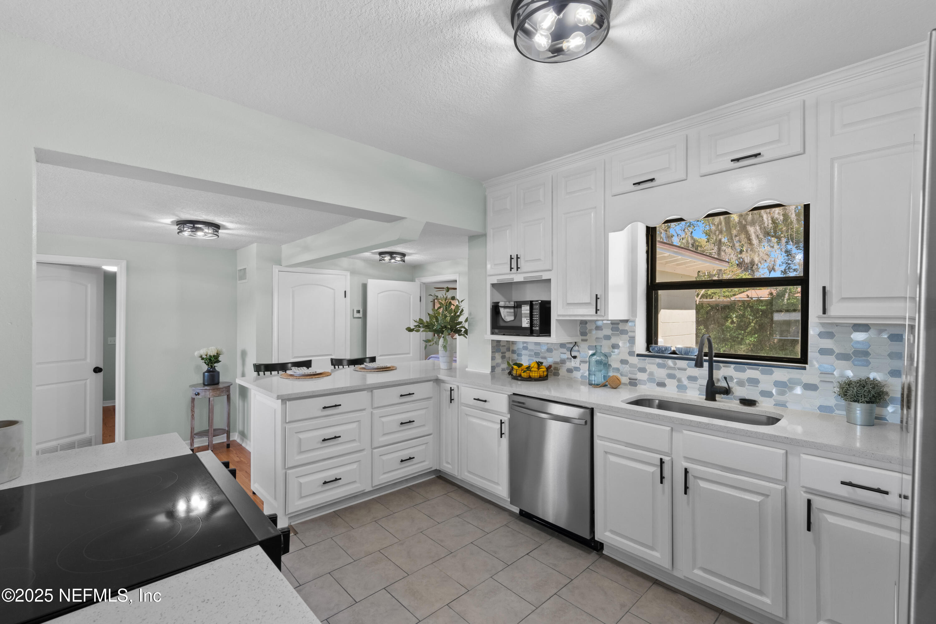 817 Wren Road Jacksonville, FL 32216 - Photo 8 of 36 DSC_4102