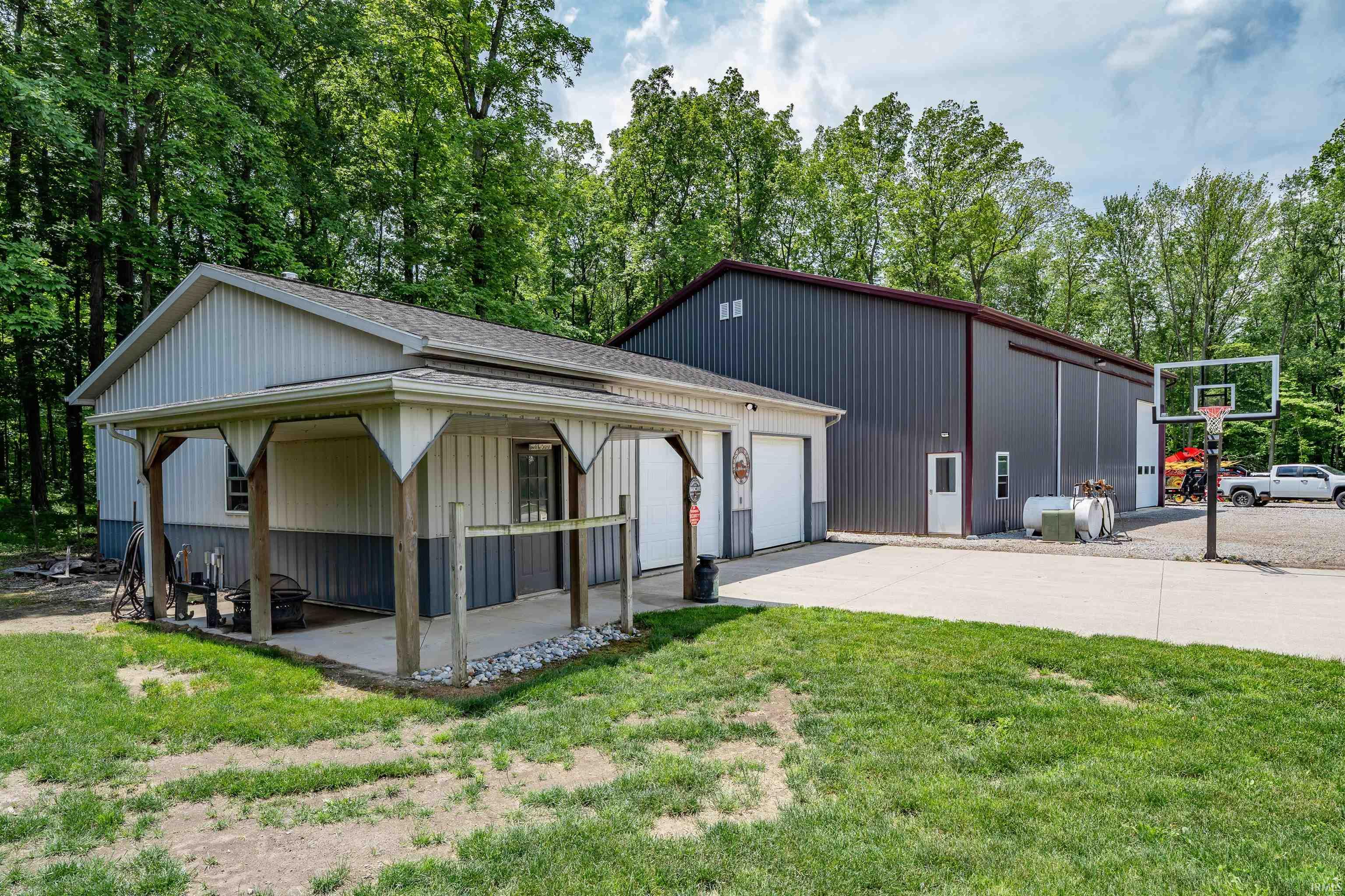3330 Hursh Road Fort Wayne, IN 46845 - Photo 7 of 36