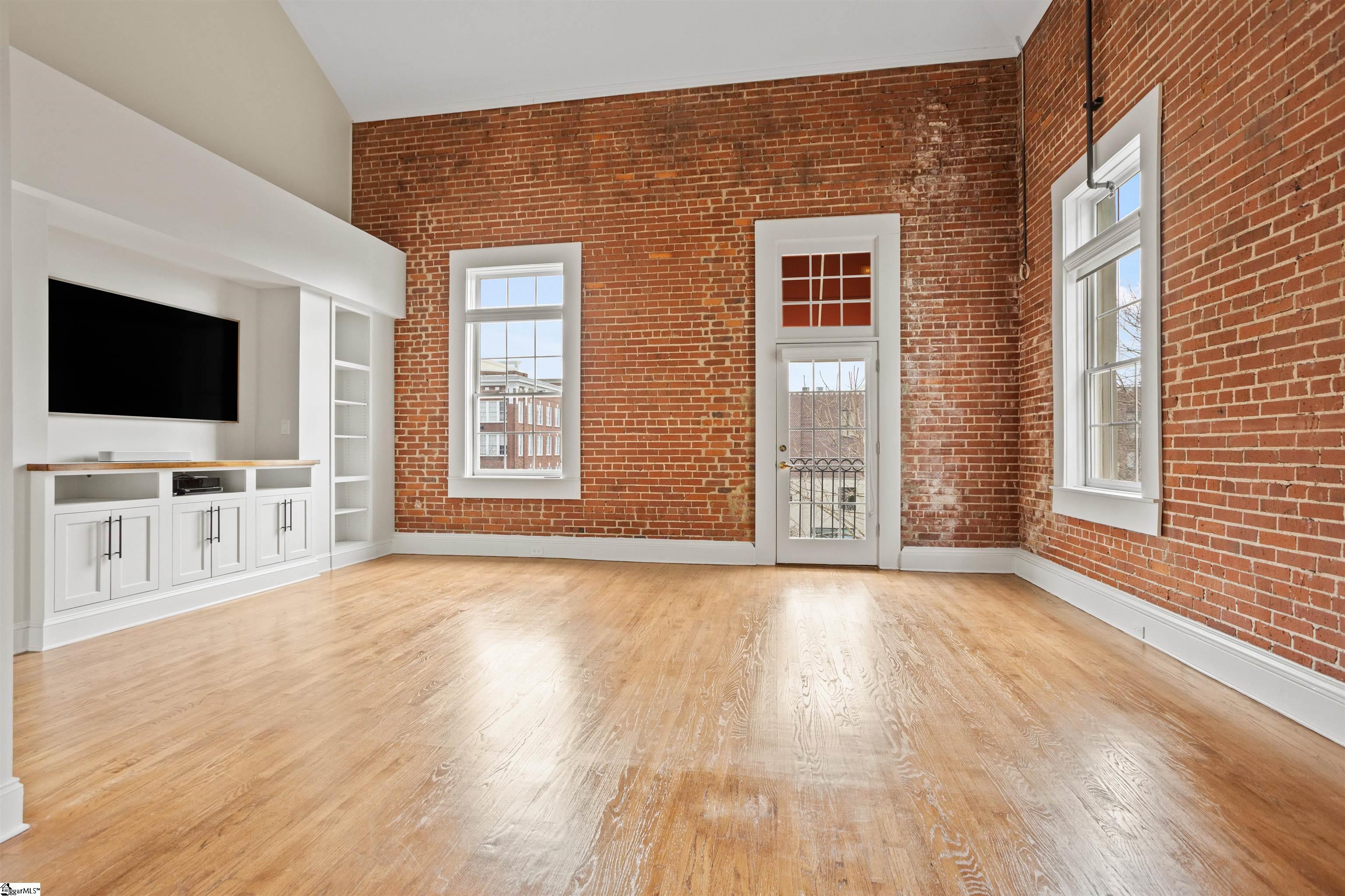 100 West Court Street, Unit 3L Greenville, SC 29601 - Photo 11 of 38