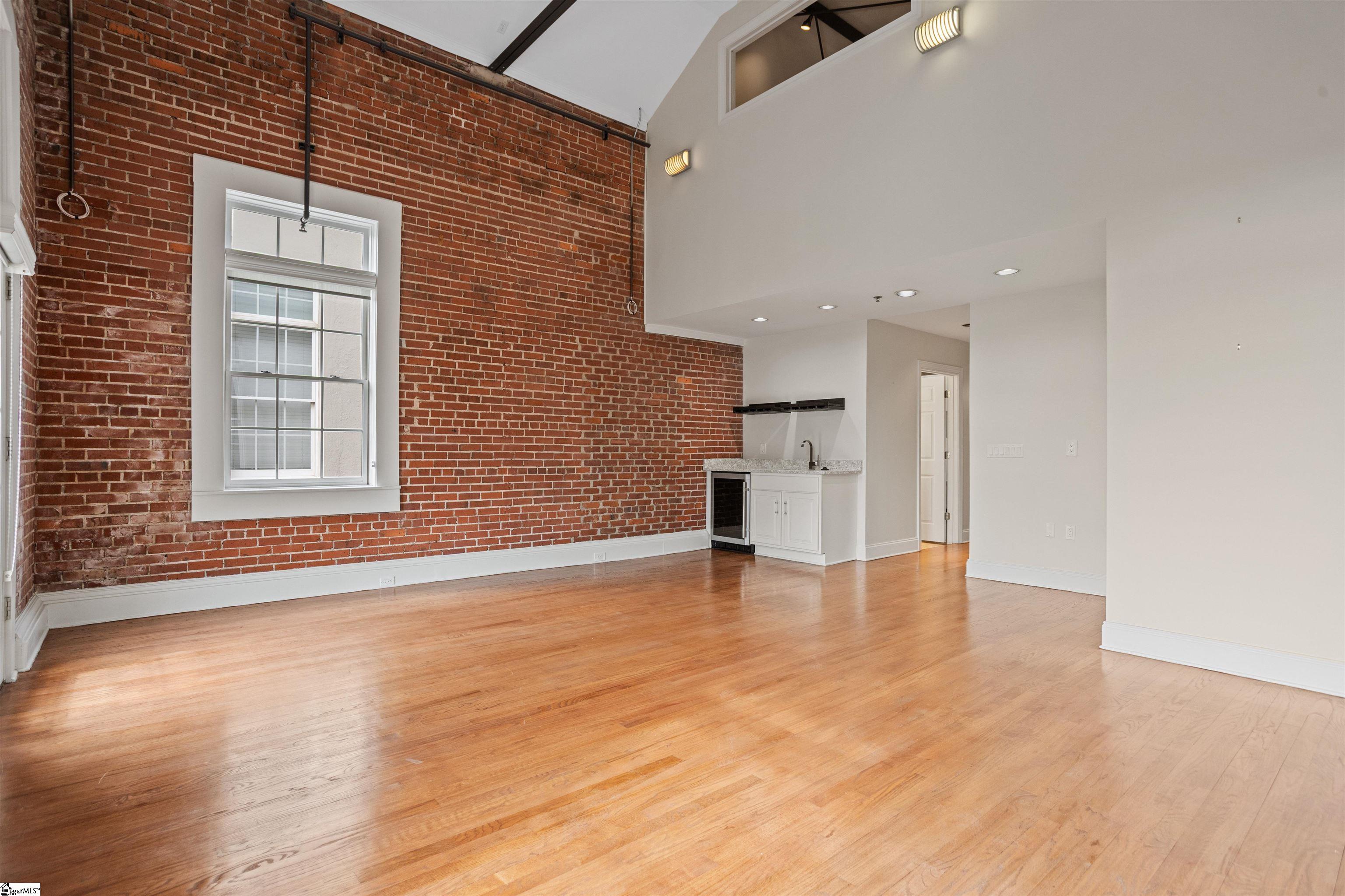 100 West Court Street, Unit 3L Greenville, SC 29601 - Photo 13 of 38