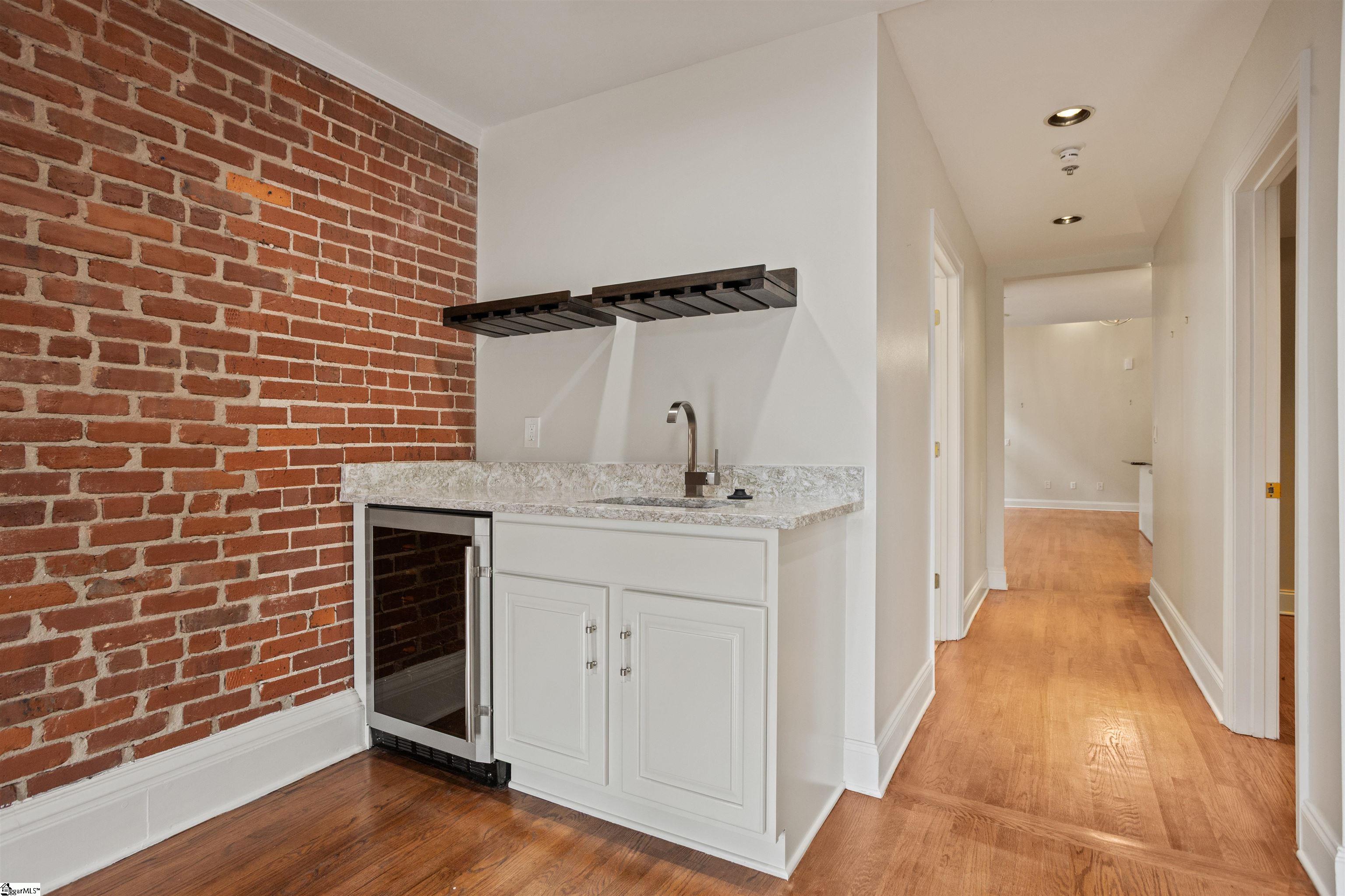 100 West Court Street, Unit 3L Greenville, SC 29601 - Photo 14 of 38