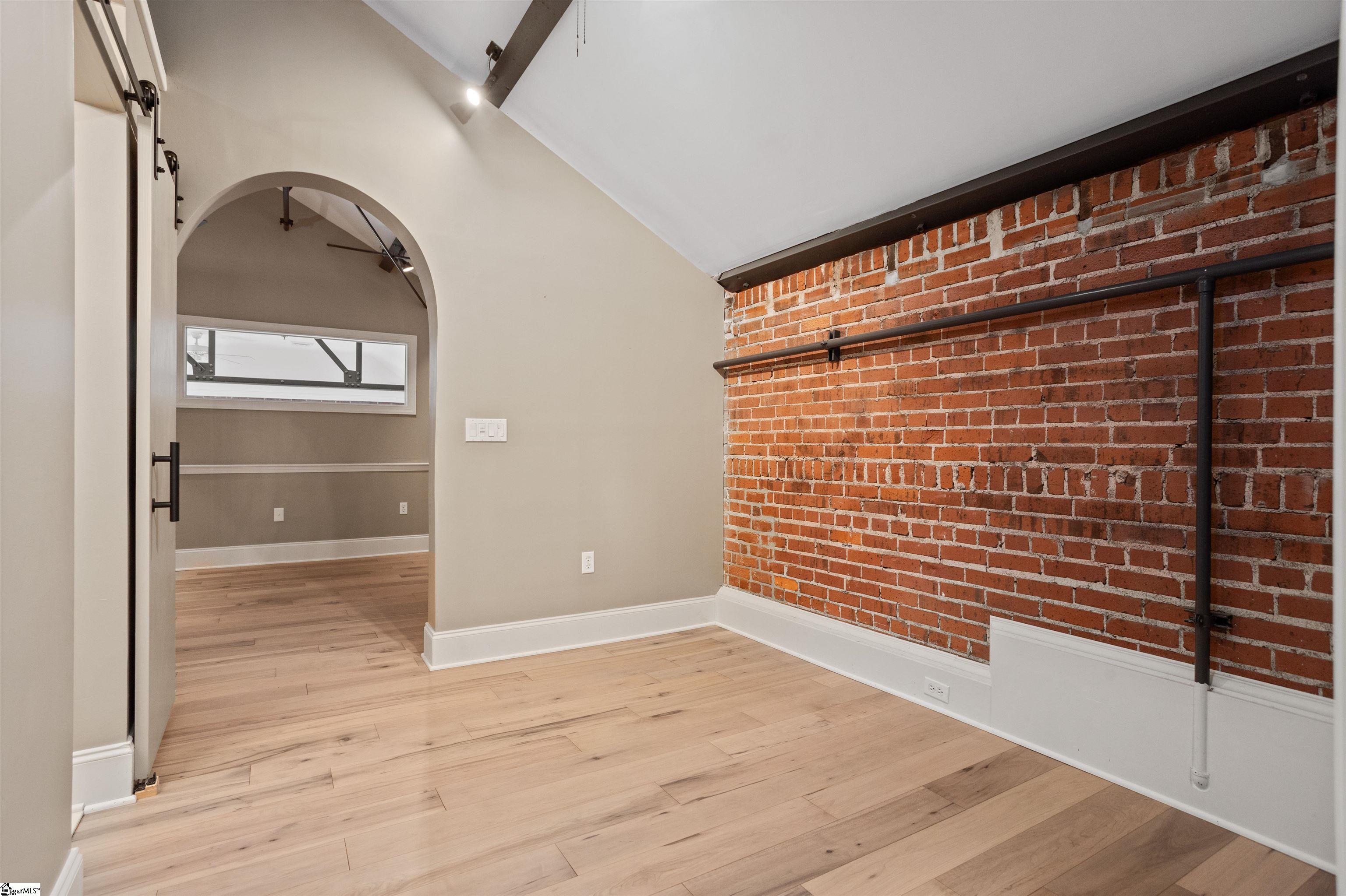 100 West Court Street, Unit 3L Greenville, SC 29601 - Photo 15 of 38