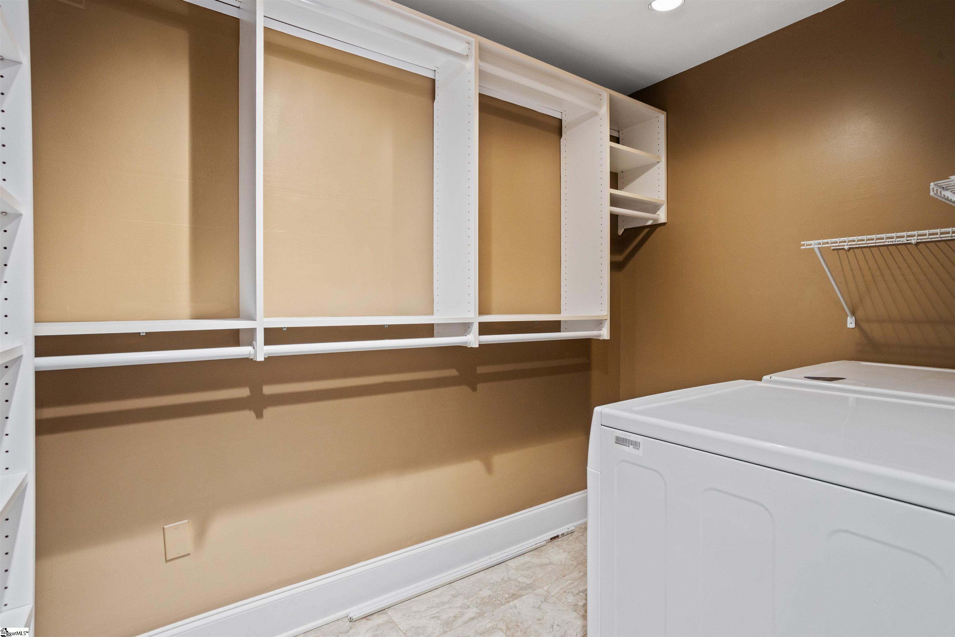 100 West Court Street, Unit 3L Greenville, SC 29601 - Photo 29 of 38