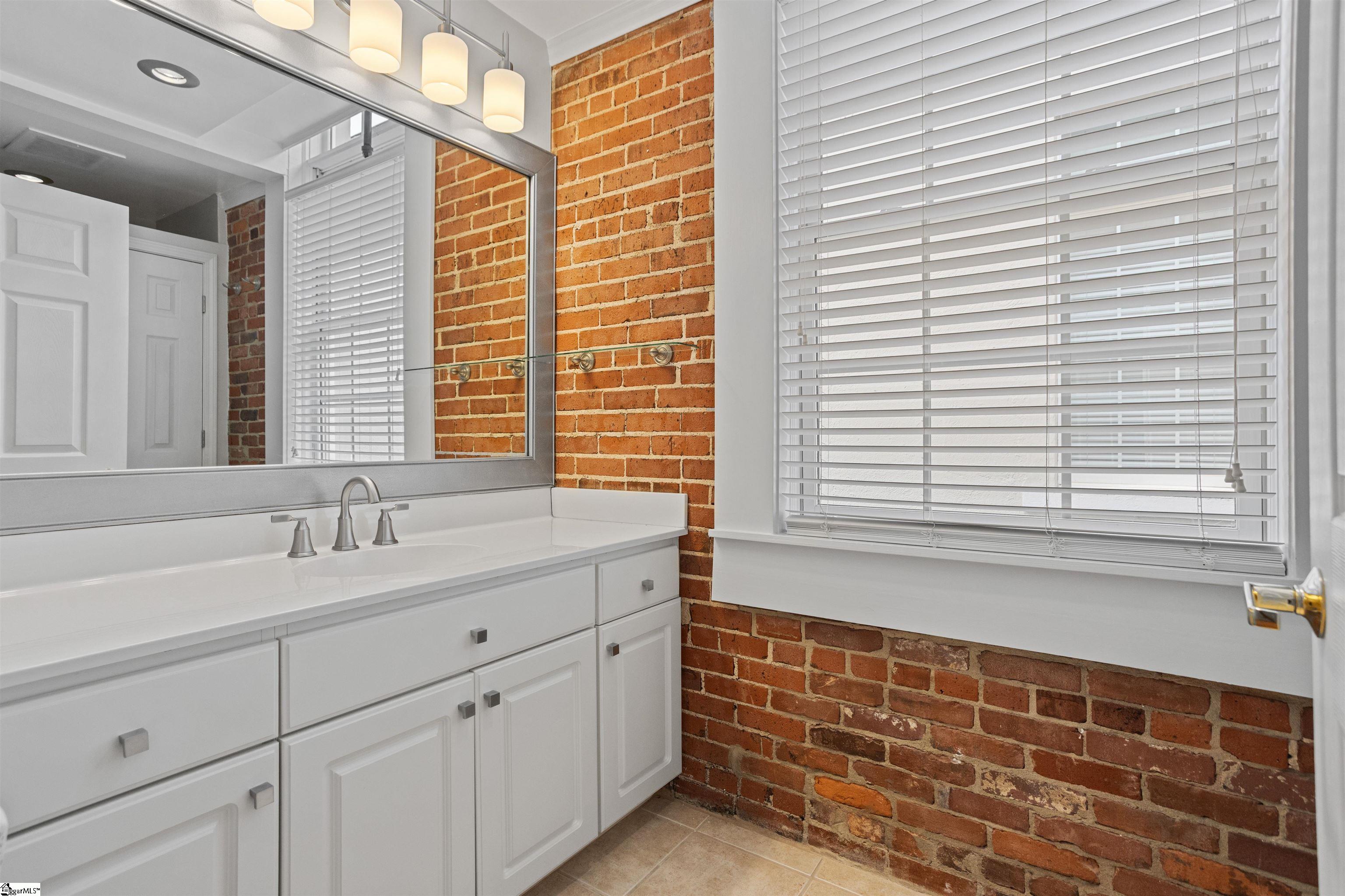 100 West Court Street, Unit 3L Greenville, SC 29601 - Photo 33 of 38