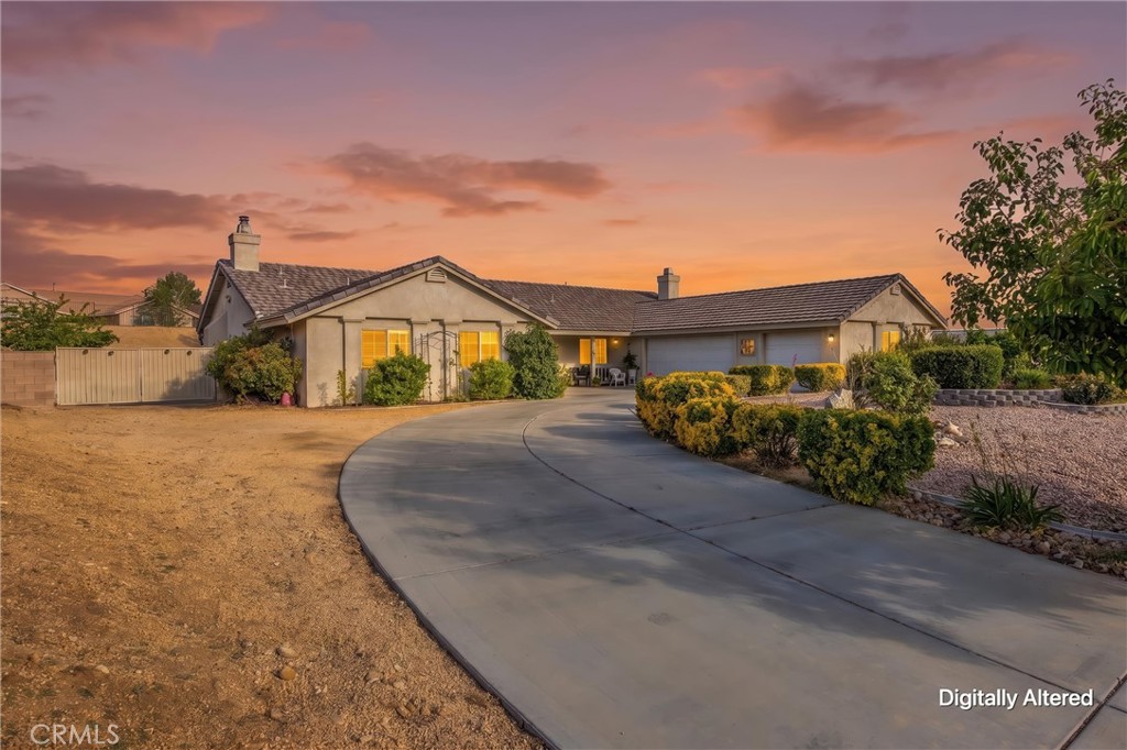 13997 Riverside Drive Apple Valley, CA 92307 - Photo 3 of 55