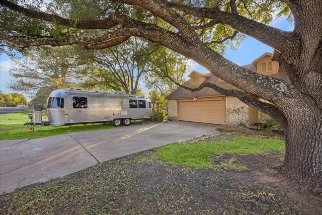 $425,000 | 12902 Mystic Drive, Manchaca, TX 78652