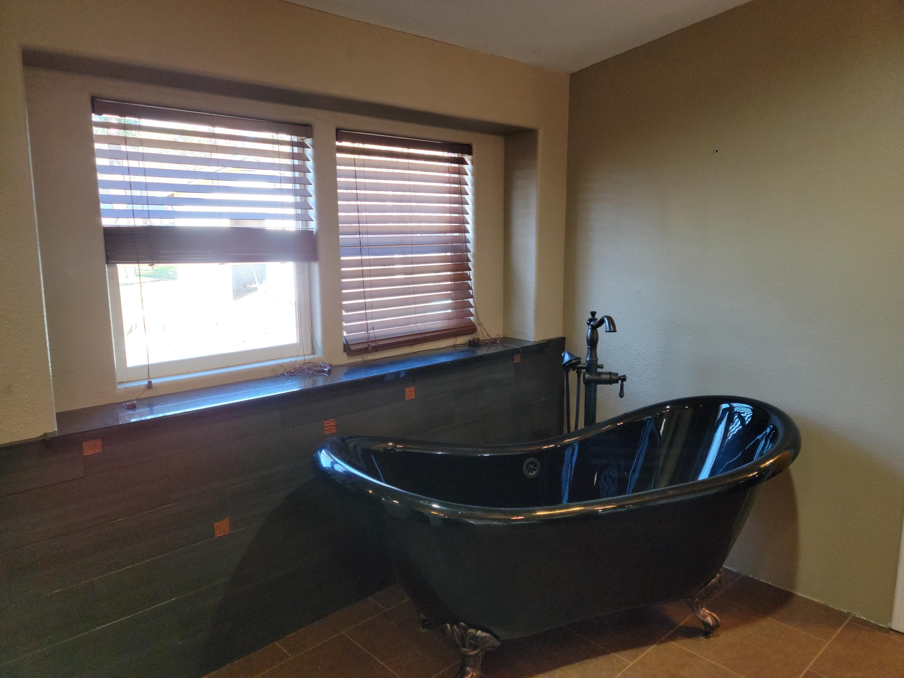 12345 North Obenchain Road Eagle Point, OR 97524 - Photo 47 of 71 Master bath 2