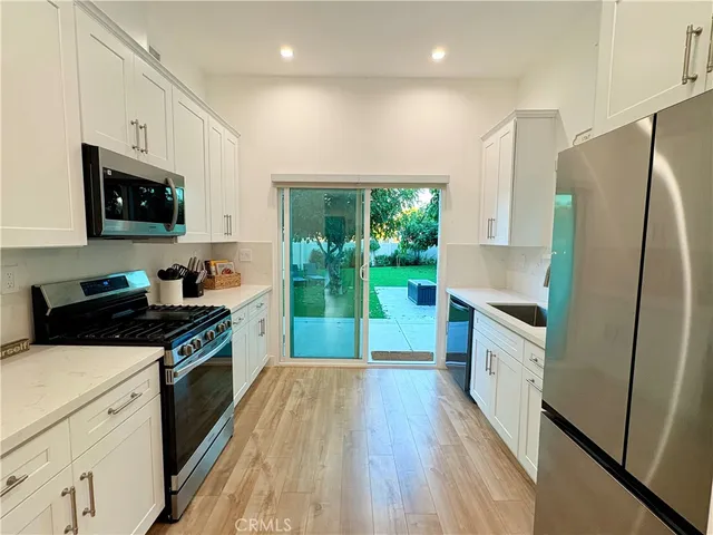 $4,850 | 502 North Avon Street, Burbank, CA 91505