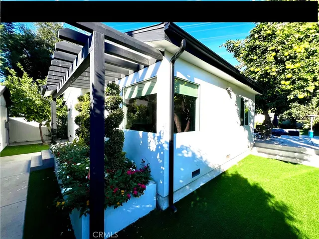 $4,850 | 502 North Avon Street, Burbank, CA 91505