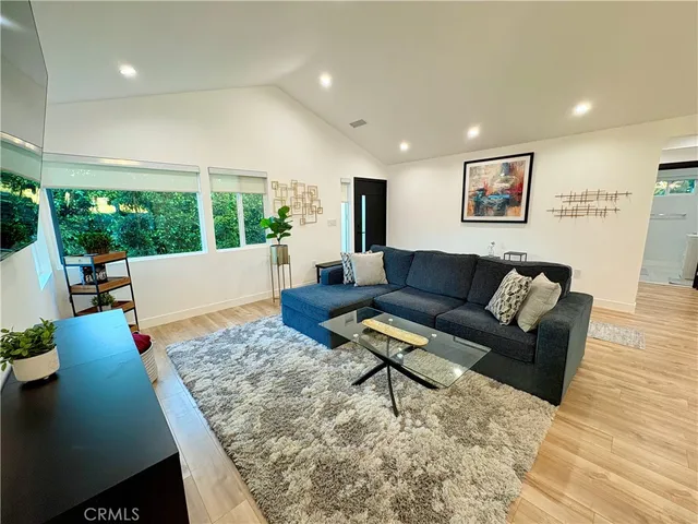 $4,850 | 502 North Avon Street, Burbank, CA 91505