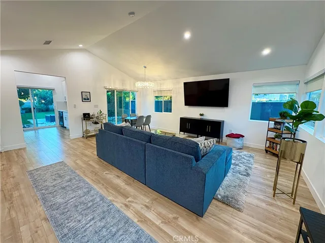 $4,850 | 502 North Avon Street, Burbank, CA 91505