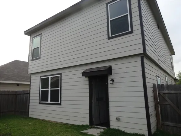 $1,900 | 2116 Graham Pt Way, Conroe, TX 77301