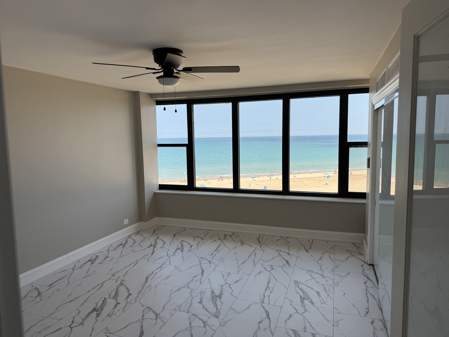 5801 North Sheridan Road, Unit 7D Chicago, IL 60660 - Photo 12 of 34 Gallery Image 12