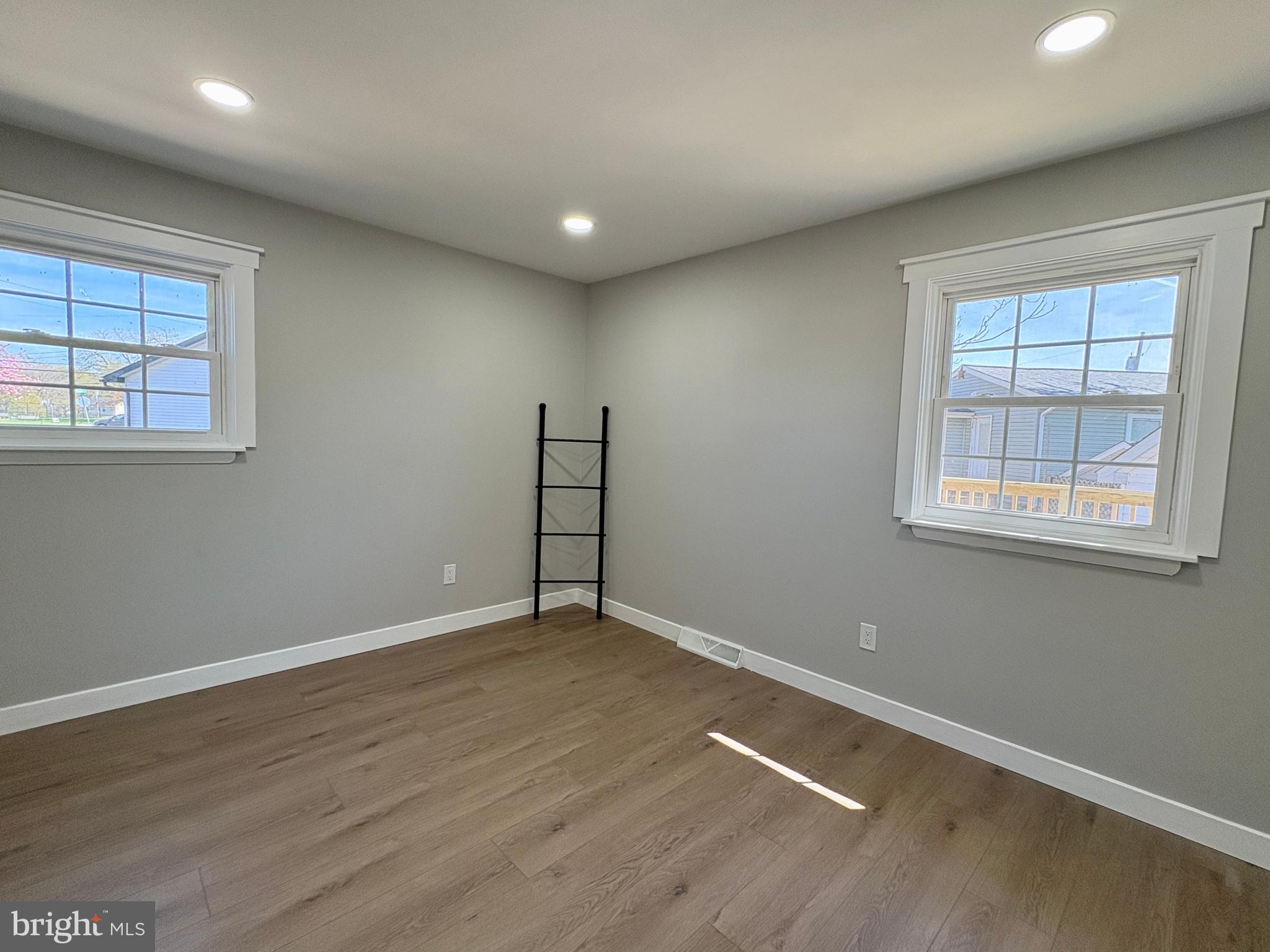925 Longview Avenue Pasadena, MD 21122 - Photo 16 of 37