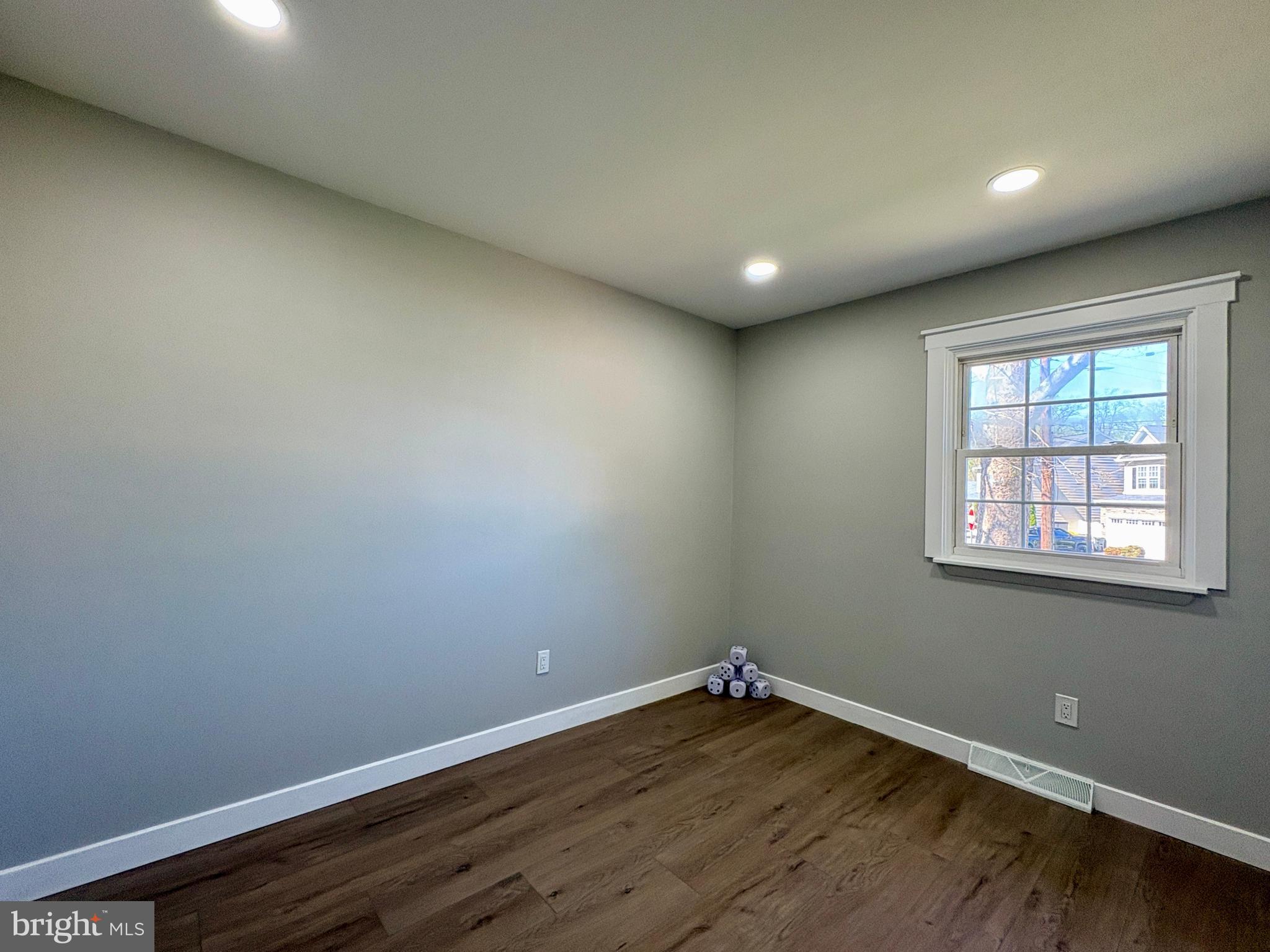925 Longview Avenue Pasadena, MD 21122 - Photo 21 of 37
